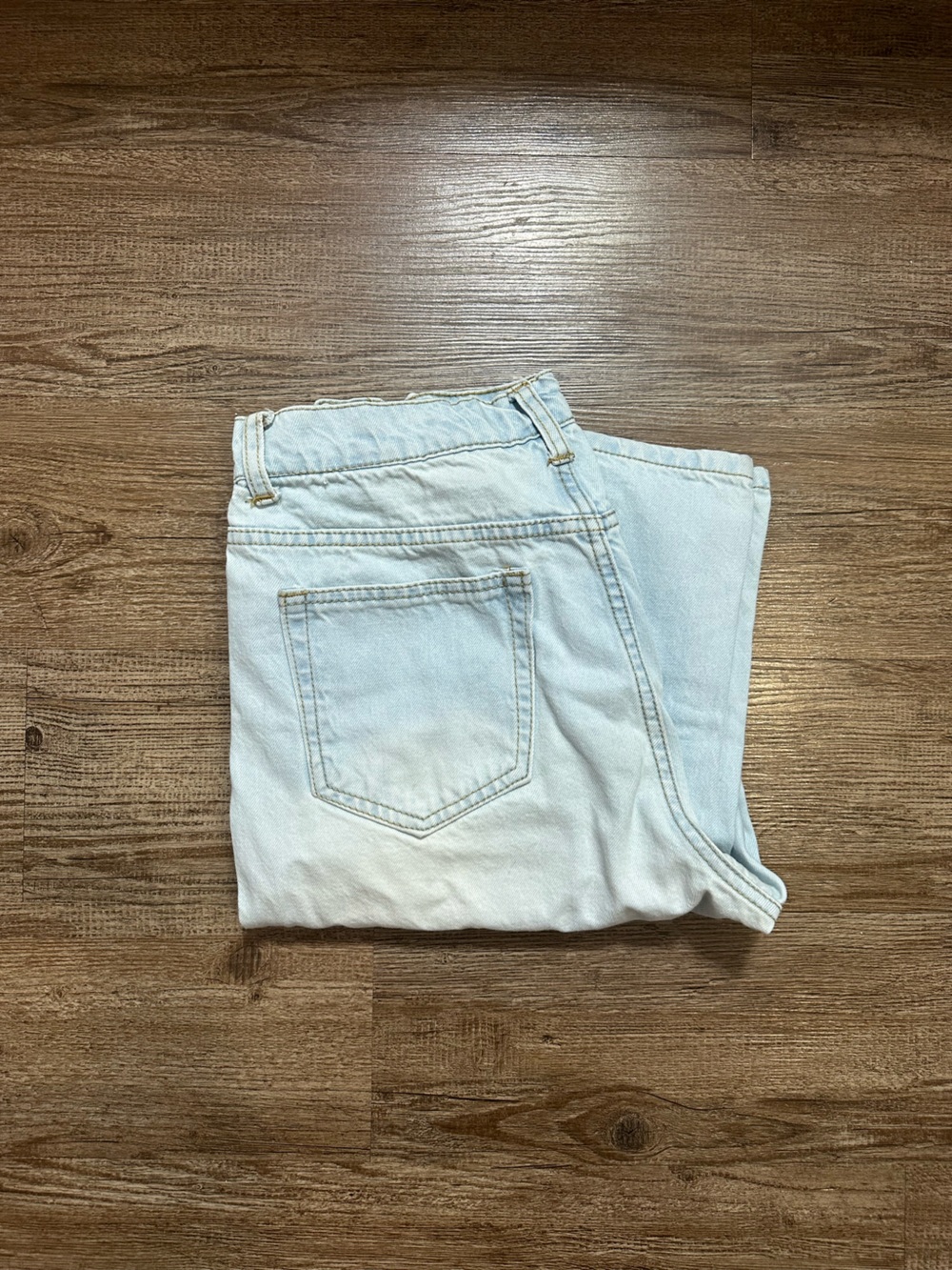 Light wash Straight leg jeans